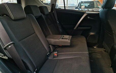 Toyota RAV4, 2018 год, 1 890 000 рублей, 17 фотография