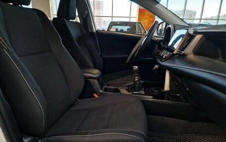 Toyota RAV4, 2018 год, 1 890 000 рублей, 18 фотография