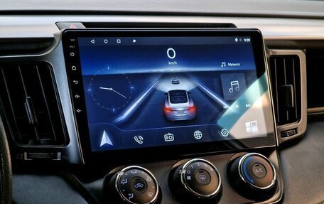 Toyota RAV4, 2018 год, 1 890 000 рублей, 13 фотография