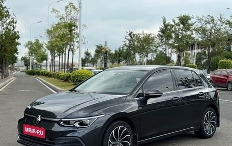 Volkswagen Golf VIII, 2021 год, 1 670 000 рублей, 1 фотография