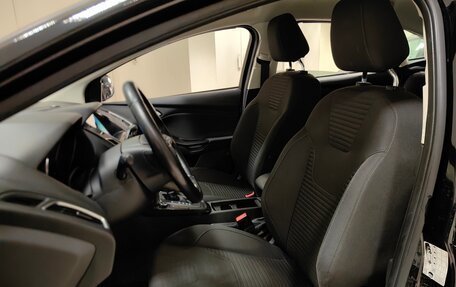 Ford Focus III, 2017 год, 1 049 000 рублей, 6 фотография