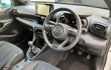 Toyota Yaris, 2022 год, 990 199 рублей, 6 фотография