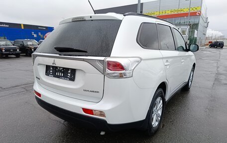 Mitsubishi Outlander III рестайлинг 3, 2013 год, 1 429 995 рублей, 7 фотография