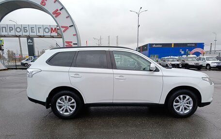 Mitsubishi Outlander III рестайлинг 3, 2013 год, 1 429 995 рублей, 8 фотография