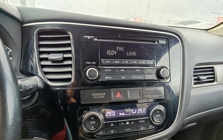 Mitsubishi Outlander III рестайлинг 3, 2013 год, 1 429 995 рублей, 20 фотография