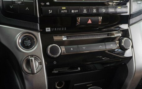 Toyota Land Cruiser 200, 2014 год, 3 149 000 рублей, 18 фотография