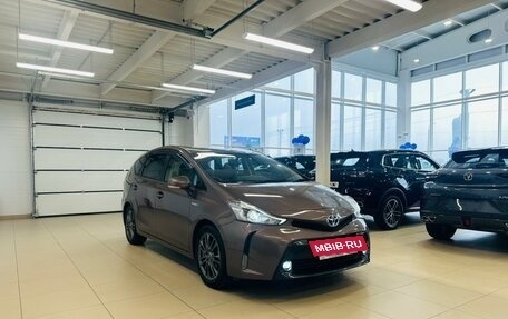 Toyota Prius Alpha I (ZVW40/41), 2016 год, 1 529 000 рублей, 8 фотография