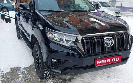 Toyota Land Cruiser Prado 150 рестайлинг 2, 2021 год, 7 200 000 рублей, 1 фотография