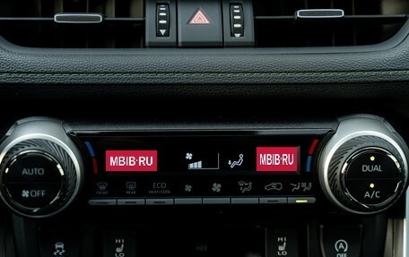 Toyota RAV4, 2025 год, 4 490 000 рублей, 26 фотография