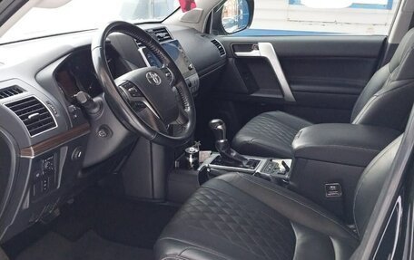 Toyota Land Cruiser Prado 150 рестайлинг 2, 2021 год, 7 200 000 рублей, 5 фотография