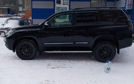 Toyota Land Cruiser Prado 150 рестайлинг 2, 2021 год, 7 200 000 рублей, 3 фотография