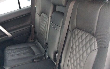 Toyota Land Cruiser Prado 150 рестайлинг 2, 2021 год, 7 200 000 рублей, 6 фотография