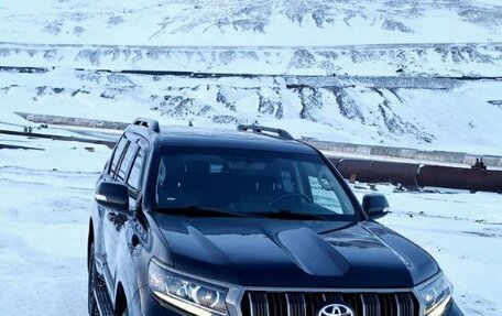 Toyota Land Cruiser Prado 150 рестайлинг 2, 2021 год, 7 200 000 рублей, 9 фотография