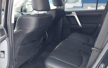 Toyota Land Cruiser Prado 150 рестайлинг 2, 2021 год, 7 200 000 рублей, 8 фотография