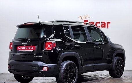 Jeep Renegade I рестайлинг, 2022 год, 1 723 000 рублей, 2 фотография