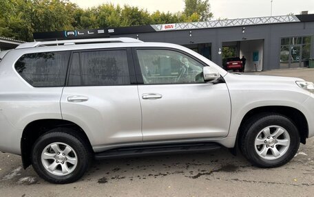 Toyota Land Cruiser Prado 150 рестайлинг 2, 2011 год, 2 599 000 рублей, 6 фотография