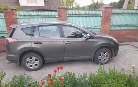 Toyota RAV4, 2017 год, 1 900 000 рублей, 4 фотография