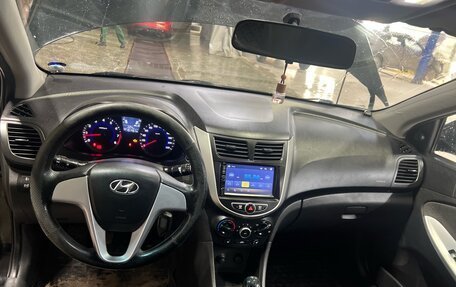 Hyundai Solaris II рестайлинг, 2011 год, 495 000 рублей, 5 фотография