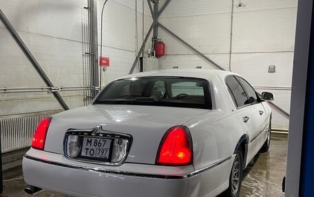 Lincoln Town Car III рестайлинг, 1997 год, 650 000 рублей, 2 фотография