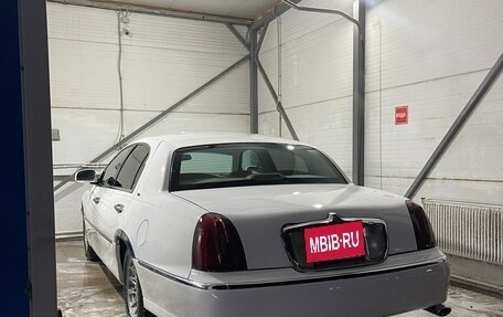 Lincoln Town Car III рестайлинг, 1997 год, 650 000 рублей, 3 фотография