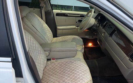 Lincoln Town Car III рестайлинг, 1997 год, 650 000 рублей, 8 фотография