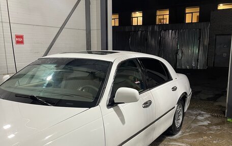 Lincoln Town Car III рестайлинг, 1997 год, 650 000 рублей, 7 фотография