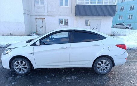 Hyundai Solaris II рестайлинг, 2013 год, 860 000 рублей, 3 фотография