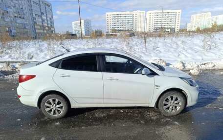 Hyundai Solaris II рестайлинг, 2013 год, 860 000 рублей, 4 фотография