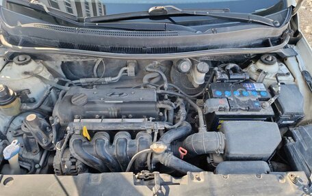 Hyundai Solaris II рестайлинг, 2013 год, 860 000 рублей, 5 фотография