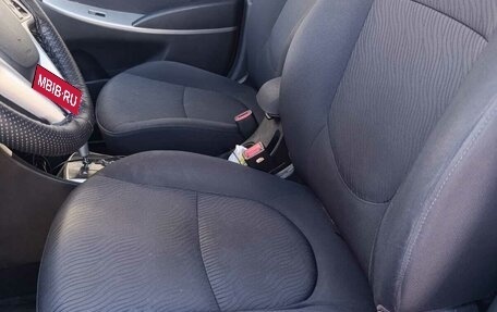 Hyundai Solaris II рестайлинг, 2013 год, 860 000 рублей, 9 фотография