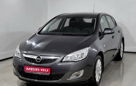 Opel Astra J, 2011 год, 890 000 рублей, 1 фотография