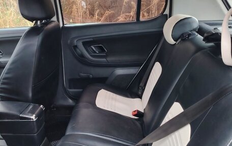 Skoda Fabia II, 2011 год, 385 000 рублей, 27 фотография