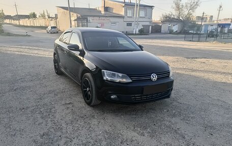 Volkswagen Jetta VI, 2013 год, 1 300 000 рублей, 4 фотография