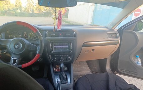 Volkswagen Jetta VI, 2013 год, 1 300 000 рублей, 8 фотография