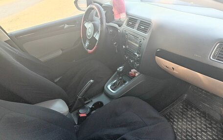 Volkswagen Jetta VI, 2013 год, 1 300 000 рублей, 5 фотография