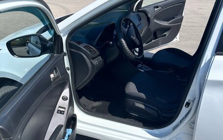 Hyundai Solaris II рестайлинг, 2014 год, 750 000 рублей, 4 фотография