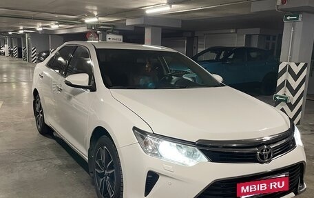 Toyota Camry, 2017 год, 2 180 000 рублей, 2 фотография