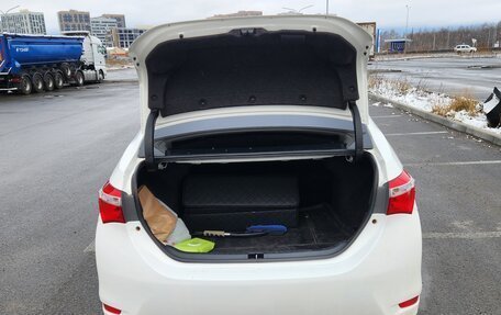 Toyota Corolla, 2015 год, 1 350 000 рублей, 5 фотография