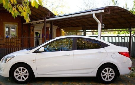 Hyundai Solaris II рестайлинг, 2015 год, 1 150 000 рублей, 2 фотография