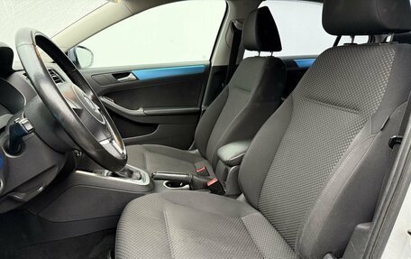 Volkswagen Jetta VI, 2013 год, 1 080 000 рублей, 10 фотография