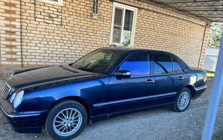 Mercedes-Benz E-Класс, 1999 год, 500 000 рублей, 3 фотография