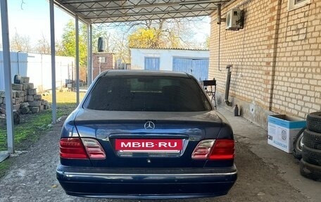 Mercedes-Benz E-Класс, 1999 год, 500 000 рублей, 2 фотография