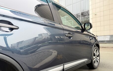 Mitsubishi Outlander III рестайлинг 3, 2019 год, 1 599 999 рублей, 9 фотография