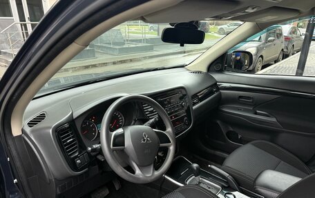 Mitsubishi Outlander III рестайлинг 3, 2019 год, 1 599 999 рублей, 15 фотография