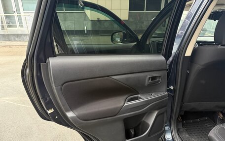 Mitsubishi Outlander III рестайлинг 3, 2019 год, 1 599 999 рублей, 19 фотография