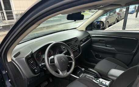 Mitsubishi Outlander III рестайлинг 3, 2019 год, 1 599 999 рублей, 16 фотография