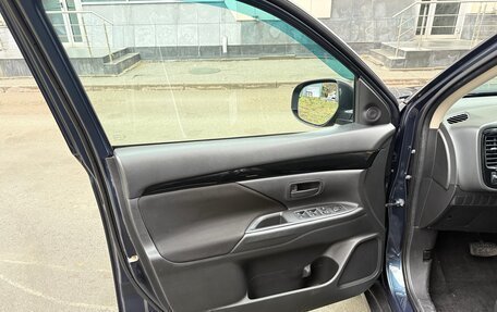 Mitsubishi Outlander III рестайлинг 3, 2019 год, 1 599 999 рублей, 17 фотография