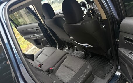 Mitsubishi Outlander III рестайлинг 3, 2019 год, 1 599 999 рублей, 23 фотография