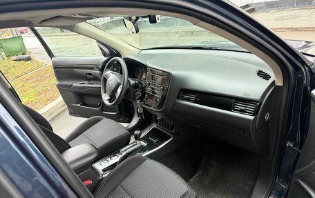 Mitsubishi Outlander III рестайлинг 3, 2019 год, 1 599 999 рублей, 25 фотография