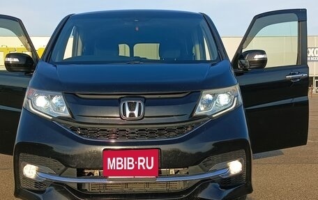 Honda Stepwgn IV, 2016 год, 1 800 000 рублей, 3 фотография